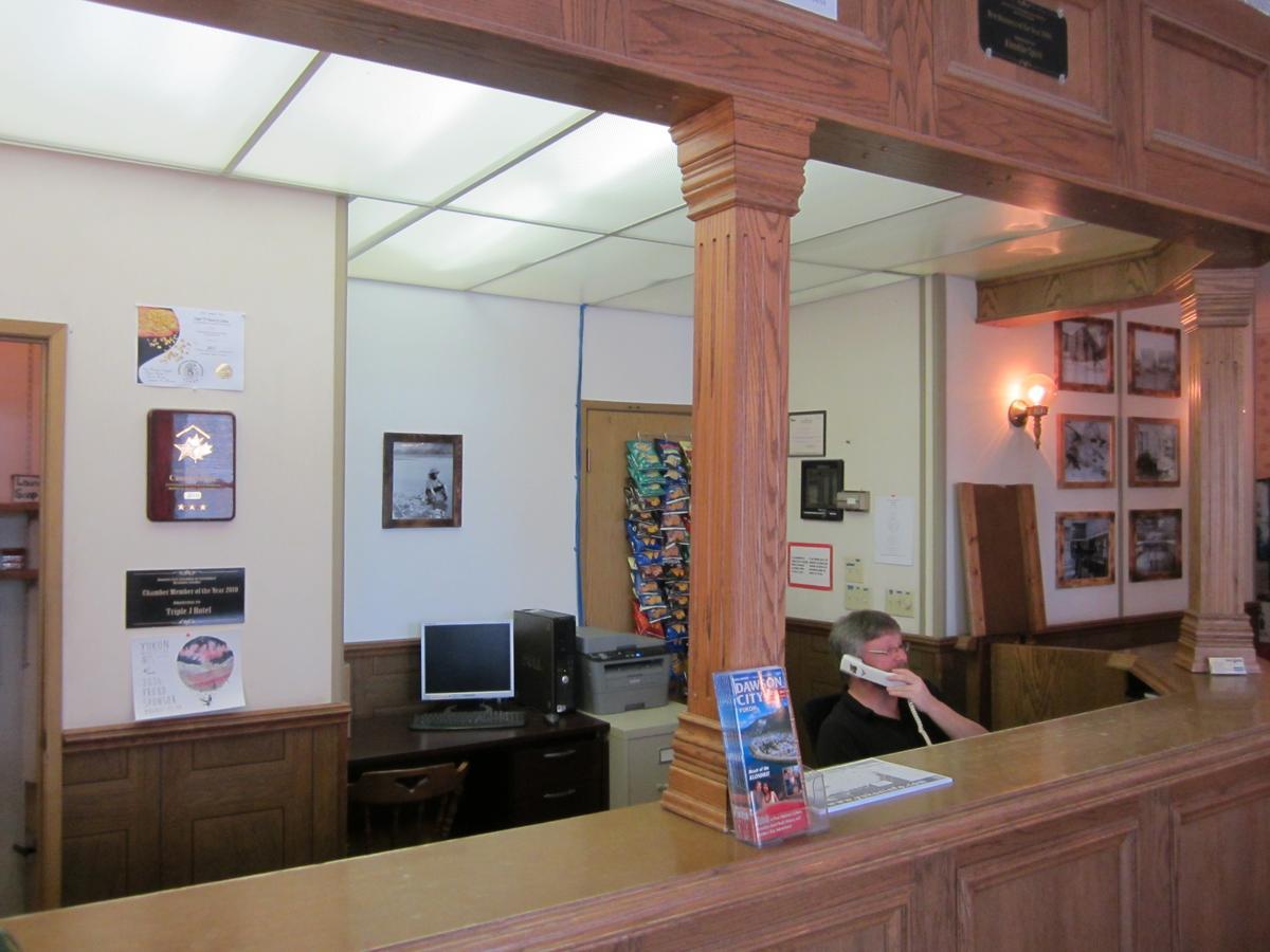 Triple J Hotel Dawson City Dış mekan fotoğraf