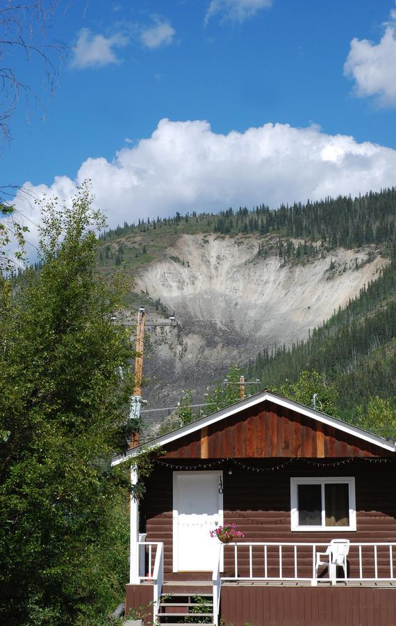 Triple J Hotel Dawson City Dış mekan fotoğraf
