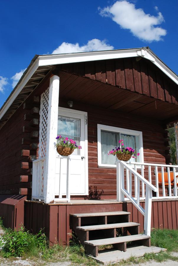Triple J Hotel Dawson City Dış mekan fotoğraf