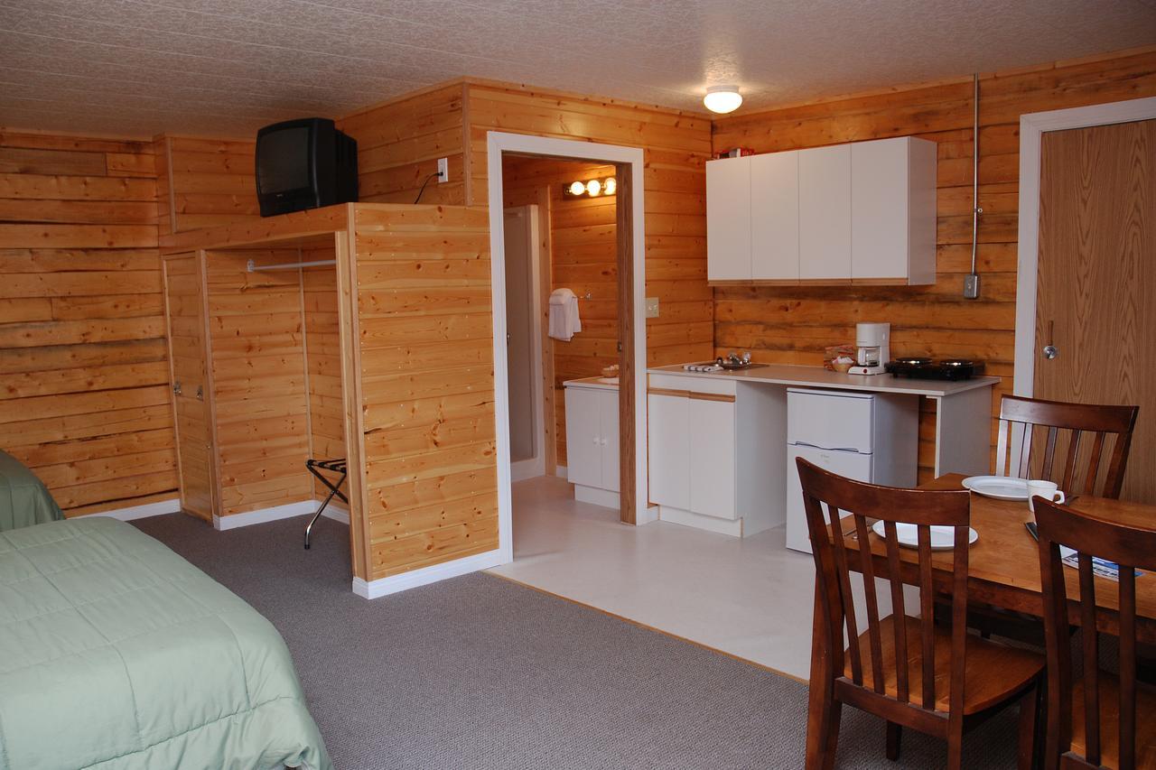 Triple J Hotel Dawson City Dış mekan fotoğraf