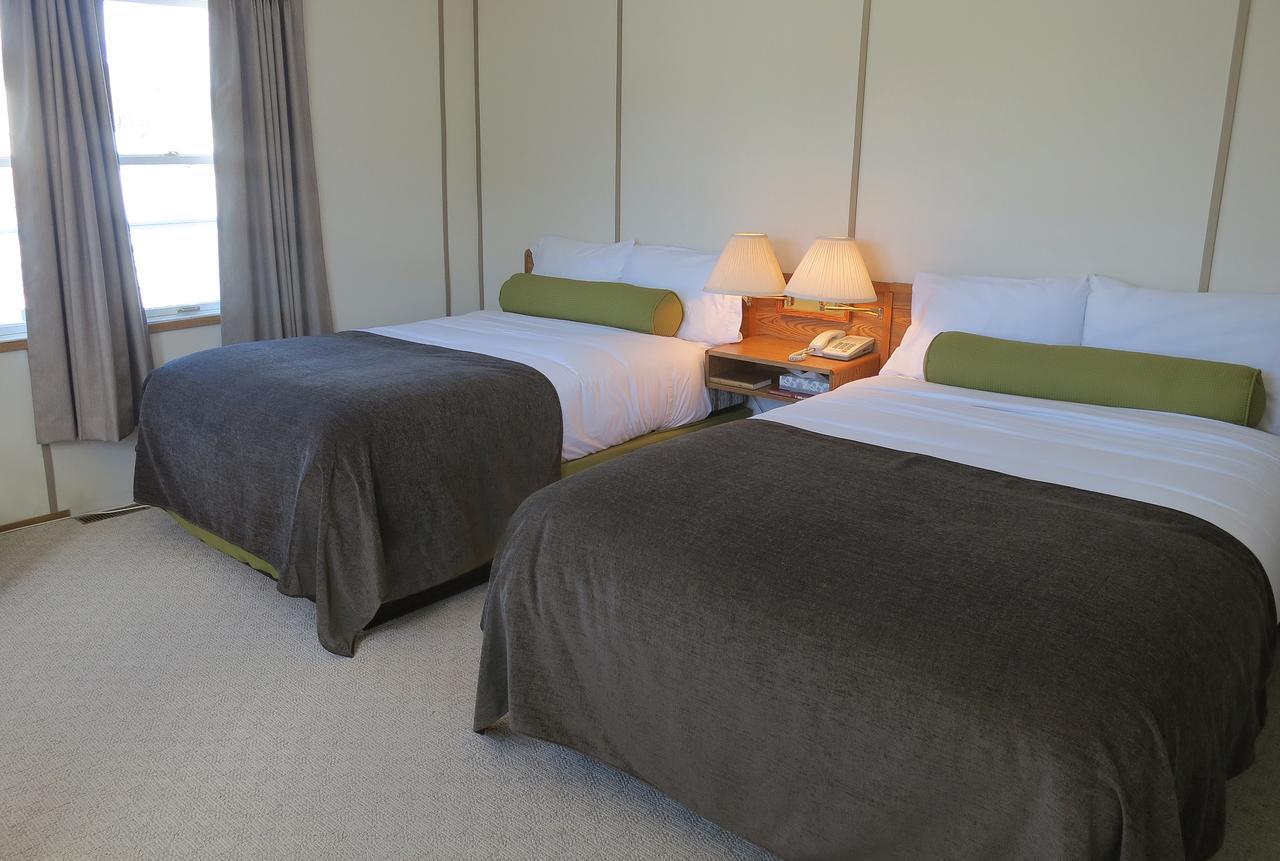 Triple J Hotel Dawson City Dış mekan fotoğraf