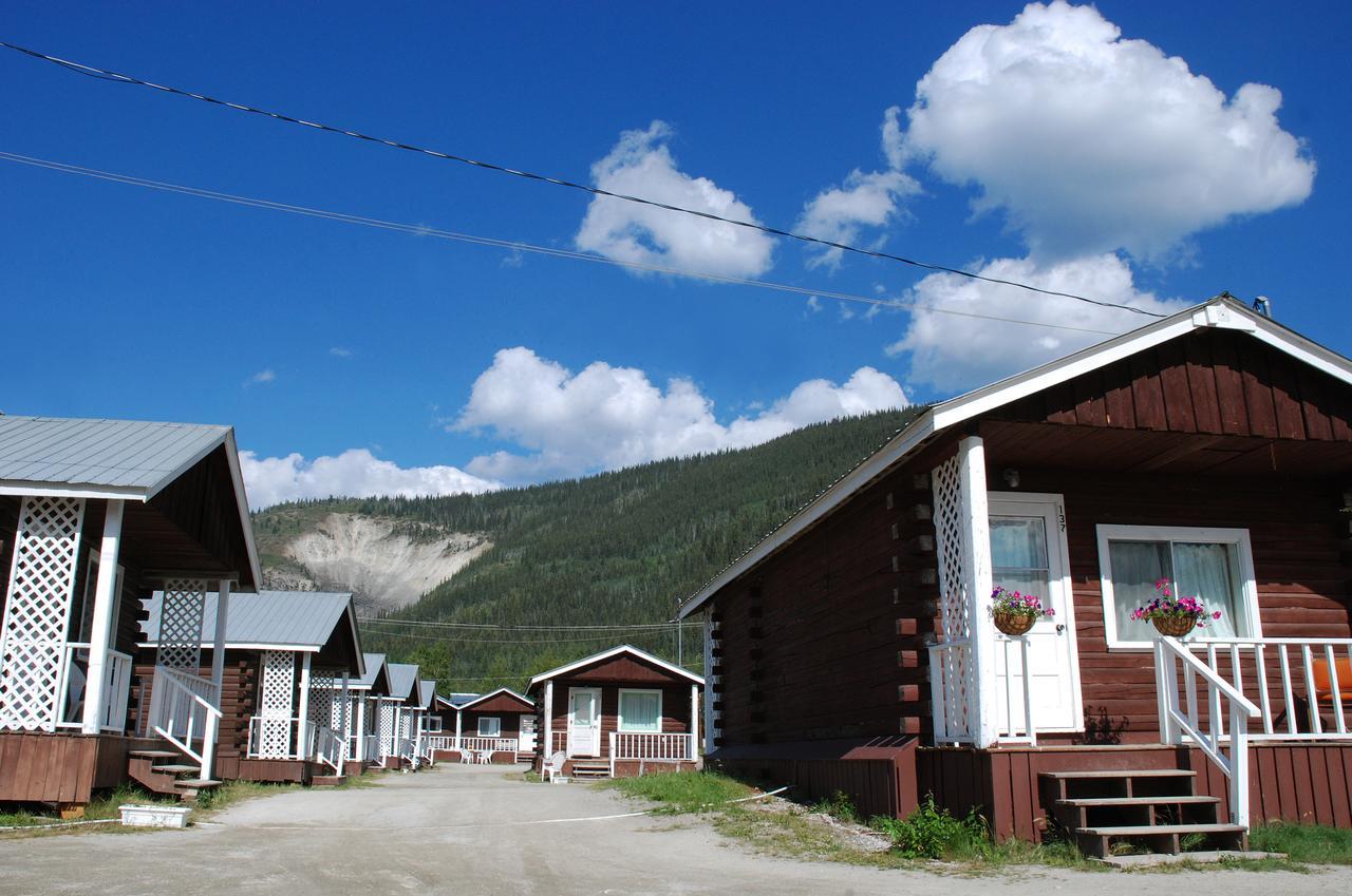 Triple J Hotel Dawson City Dış mekan fotoğraf