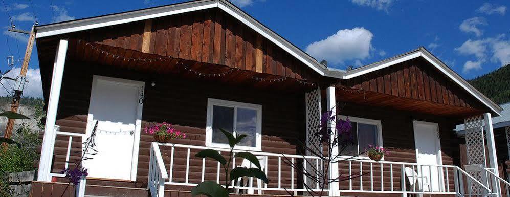 Triple J Hotel Dawson City Dış mekan fotoğraf