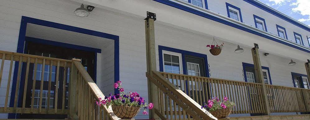Triple J Hotel Dawson City Dış mekan fotoğraf