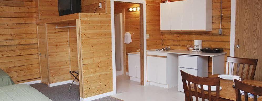Triple J Hotel Dawson City Dış mekan fotoğraf
