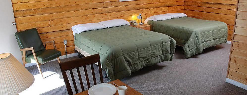 Triple J Hotel Dawson City Dış mekan fotoğraf