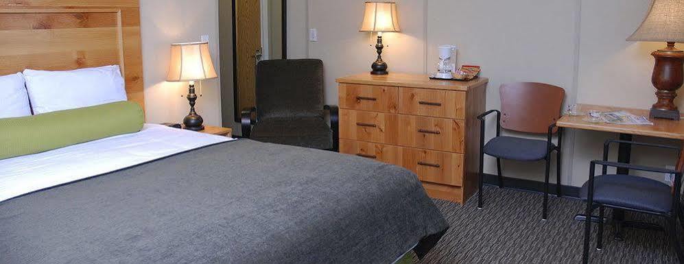 Triple J Hotel Dawson City Dış mekan fotoğraf